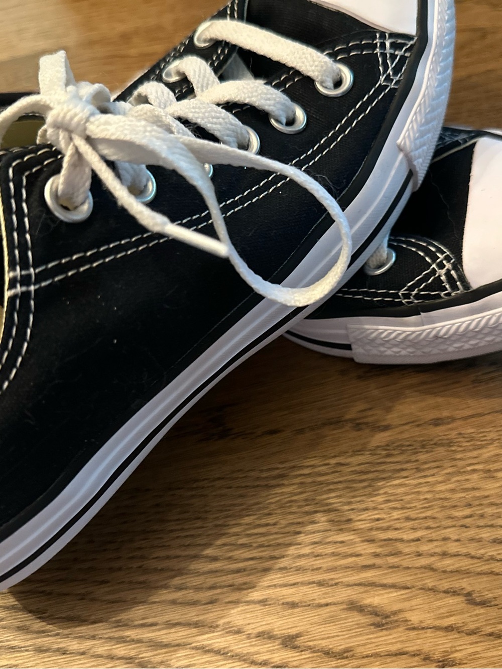 Converse Chuck Taylor All Star Low Top Black Sneakers 7.5